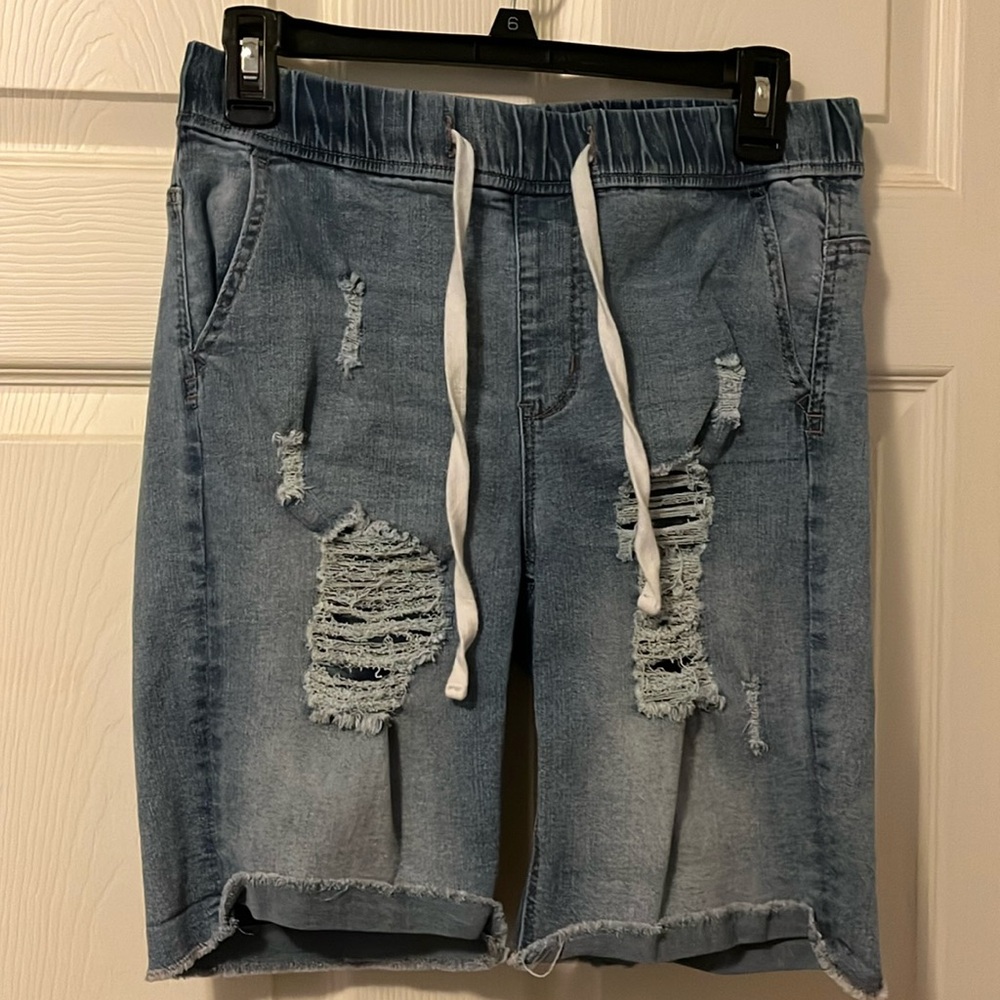 Guess drawstring ripped Bermuda jeans
